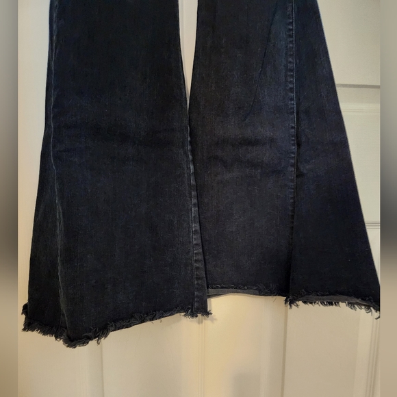 Women's Flare Jeans - Dark Blue - Picture 12 of 12